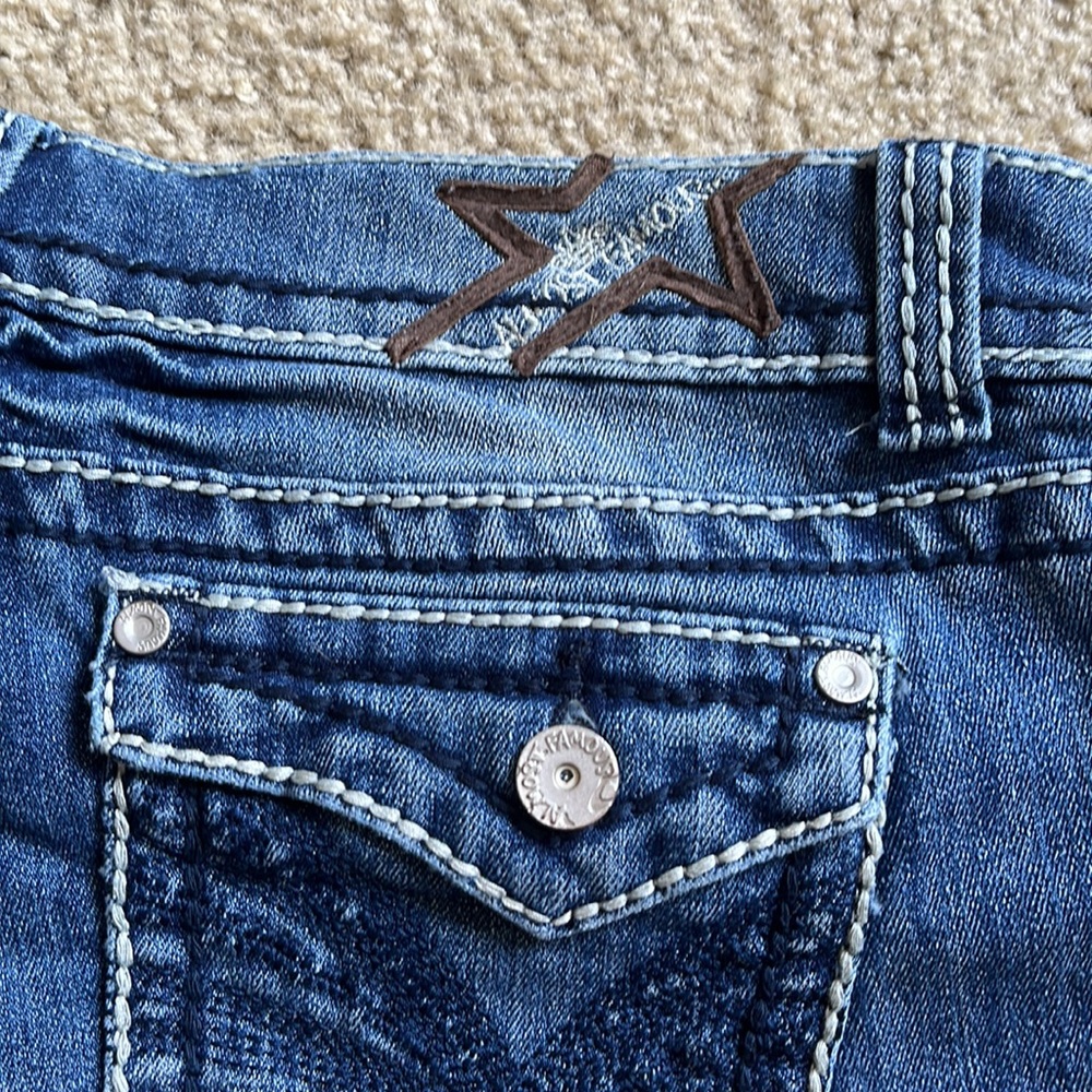 Almost Famous Jean Shorts - Picture 3 of 4